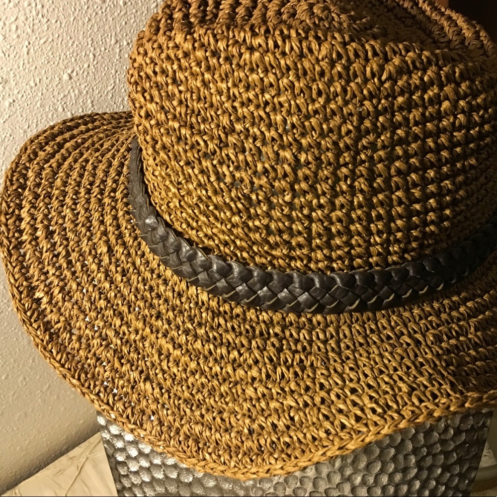 SOLE SOCIETY STRAW HAT, USED/ EXCELLENT CONDITION